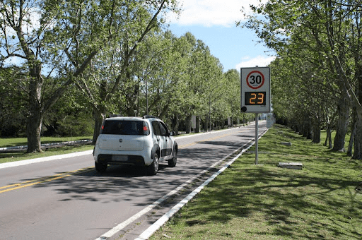 Radar de Velocidade para Condomínio